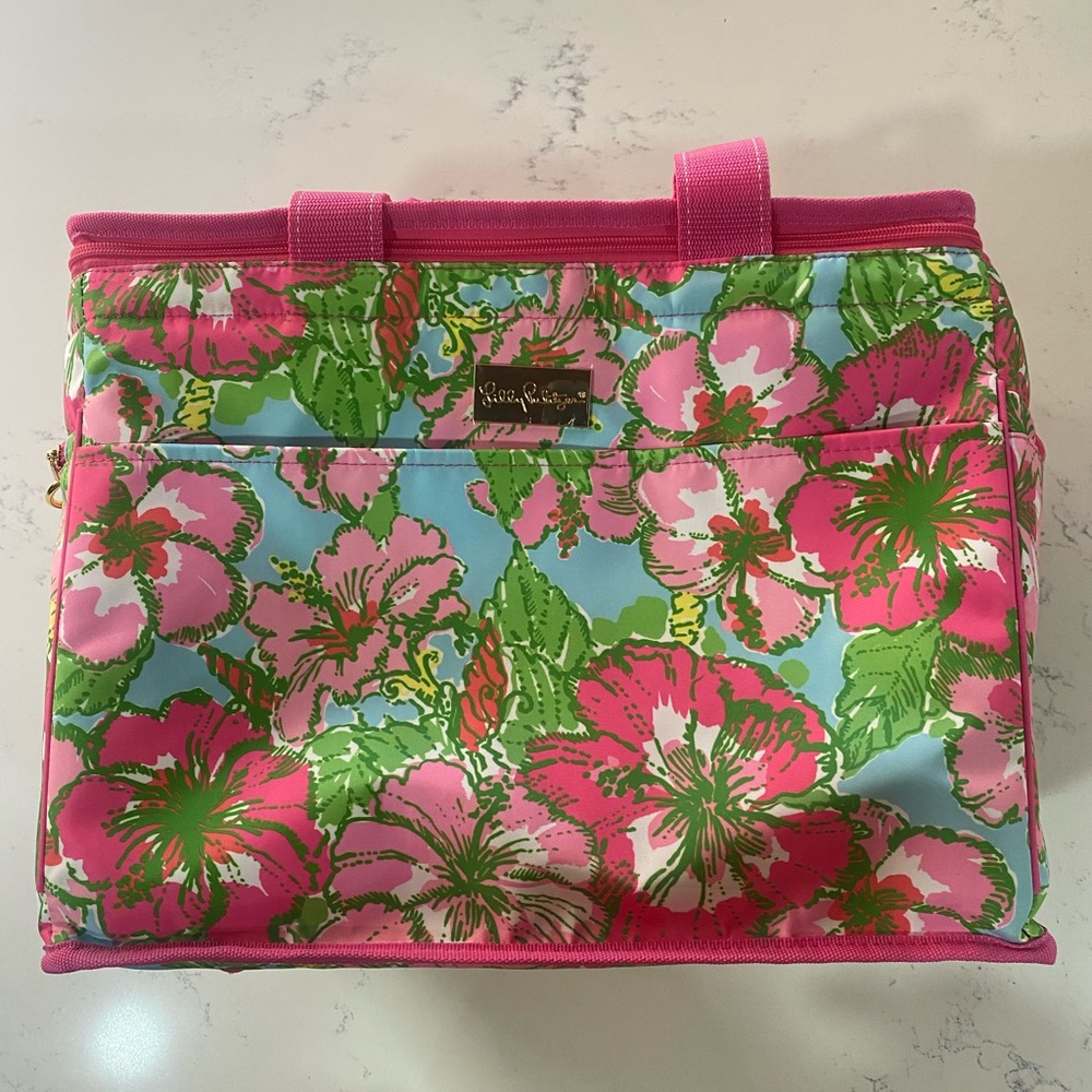 Lilly Pulitzer floral beach cooler featured on the flirt.